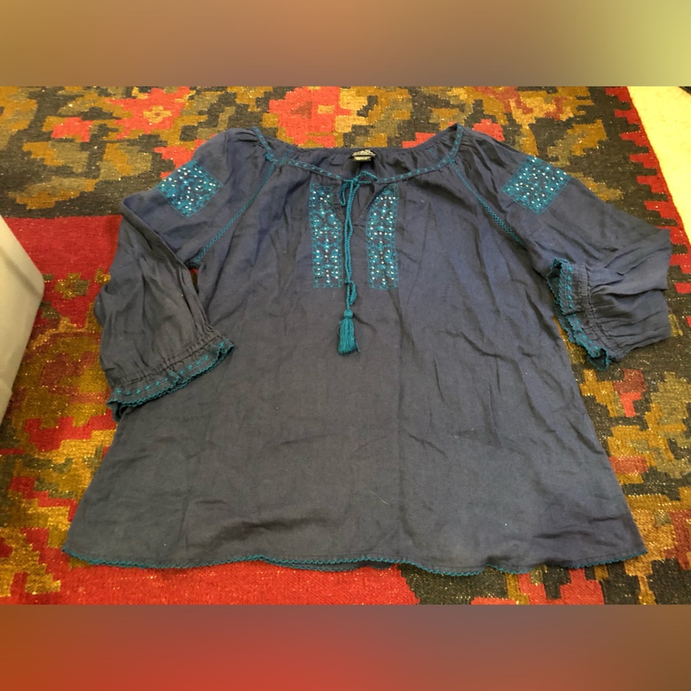 Lucky Brand Boho embroider-Front Blouse l Hundred percent cotton
